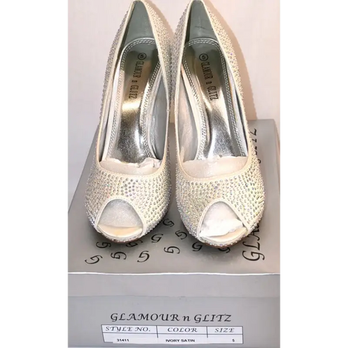 Glamour n Glitz Women's heel, Size 5, New with Tags