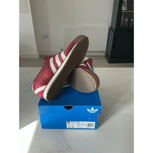 Men’s Adidas trainers.New. 8
