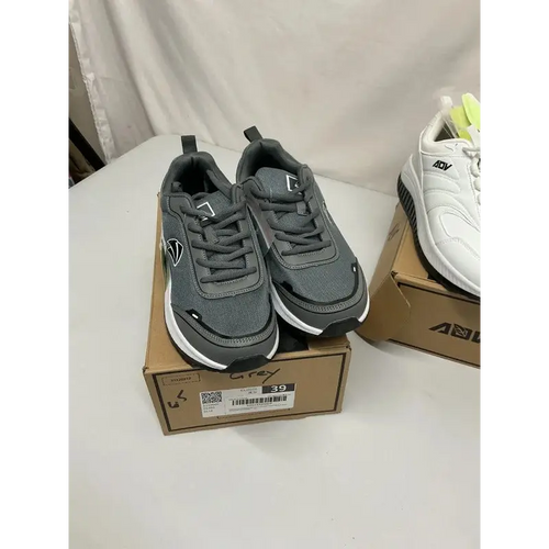 Women’s AOV Sneakers,Size 6.5 new